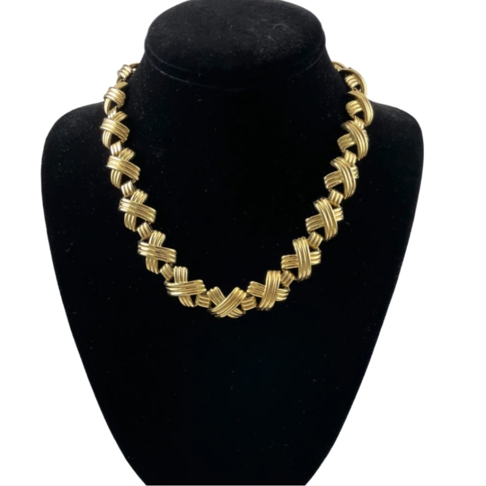 Napier Vintage 80's X Elegant Gold Women's Necklace